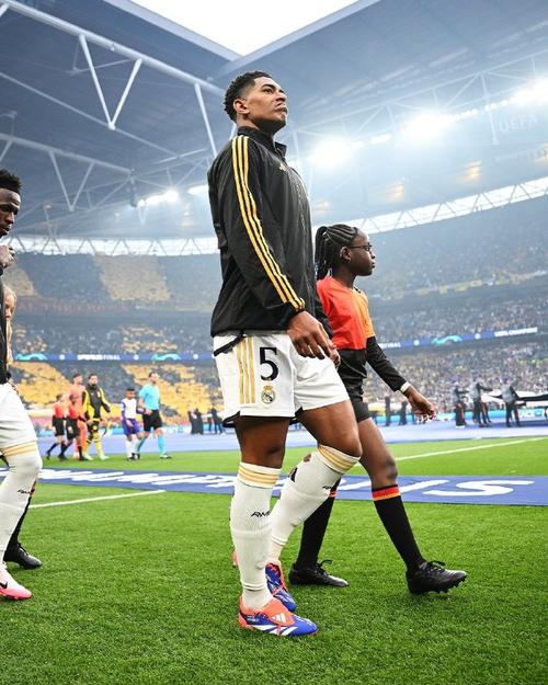 Fulham đấu Với Man City